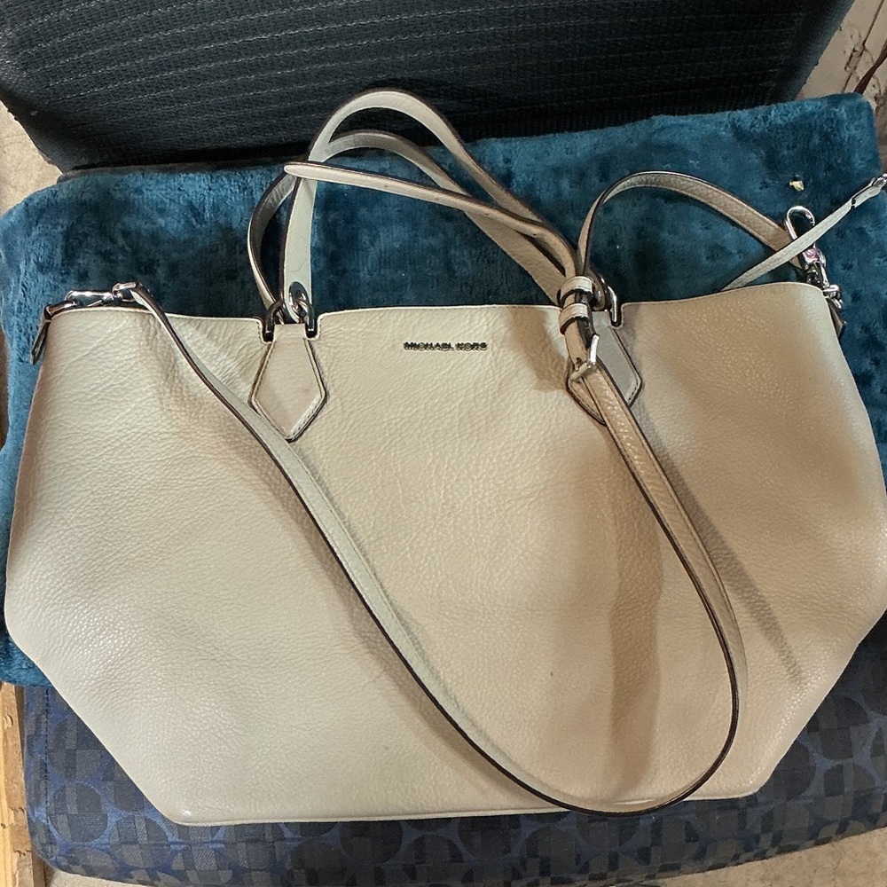 Michael Kors Annabelle Large Leather Tote